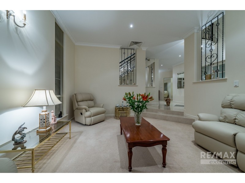 5 Deerfield Place, Iluka WA 6028