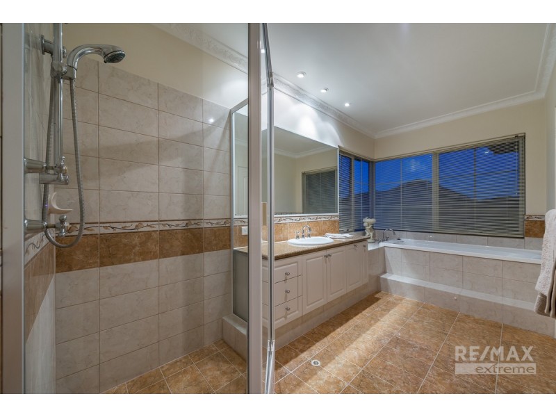 5 Deerfield Place, Iluka WA 6028