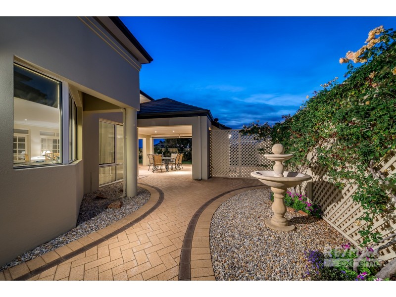 5 Deerfield Place, Iluka WA 6028