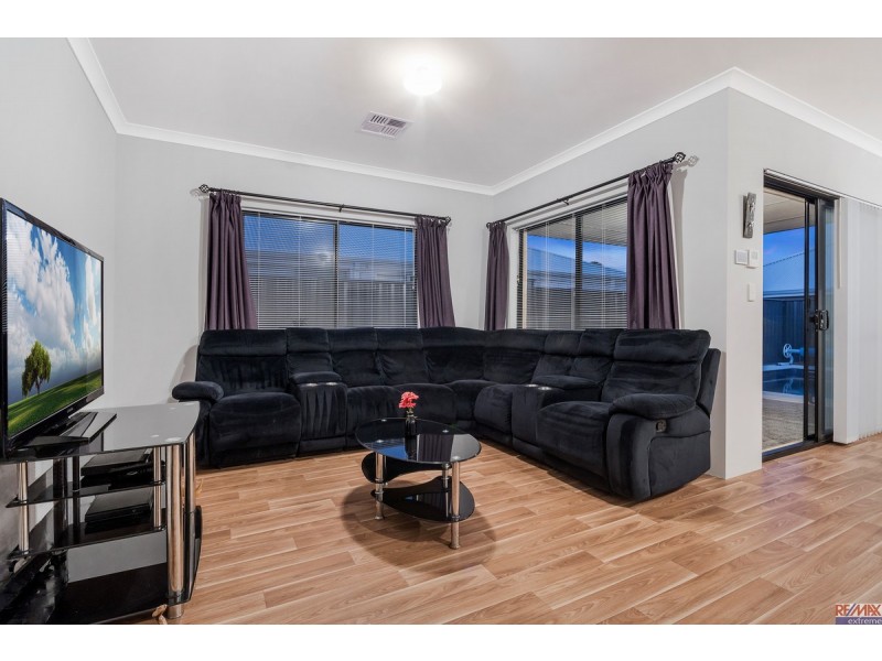 12 Garigal Street, Yanchep WA 6035