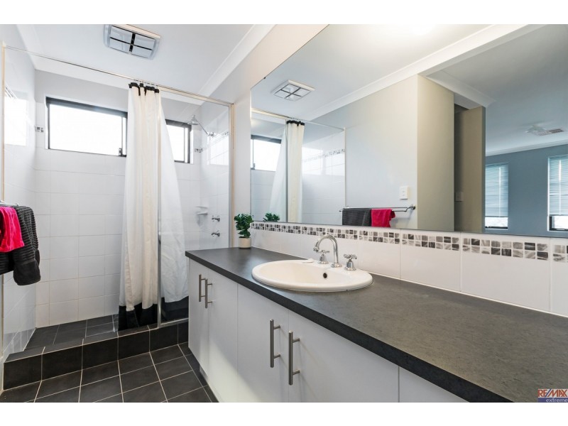 12 Garigal Street, Yanchep WA 6035