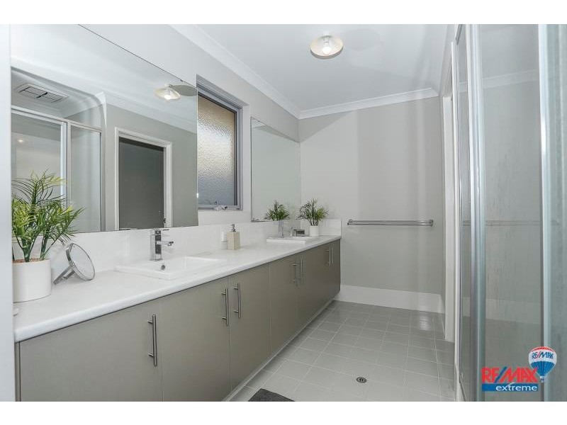 25 Pantropical Loop, Alkimos WA 6038
