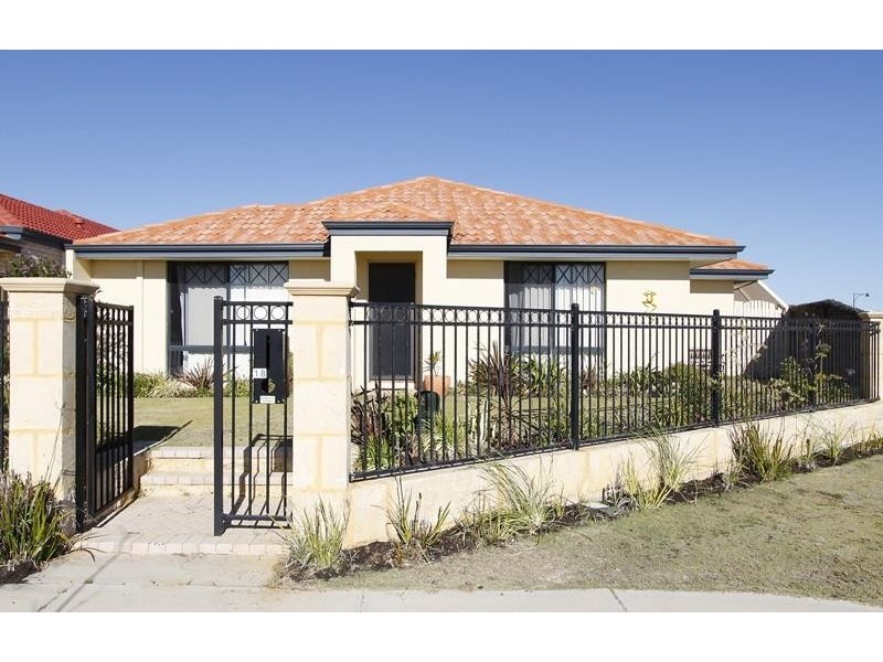18 Amersham Crescent, Butler WA 6036