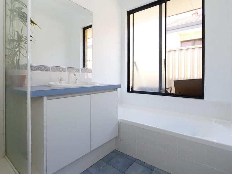 18 Amersham Crescent, Butler WA 6036