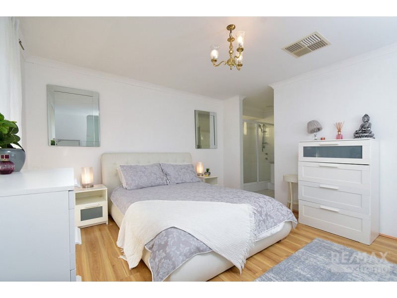 28 Crosthwait Circle, Tapping WA 6065