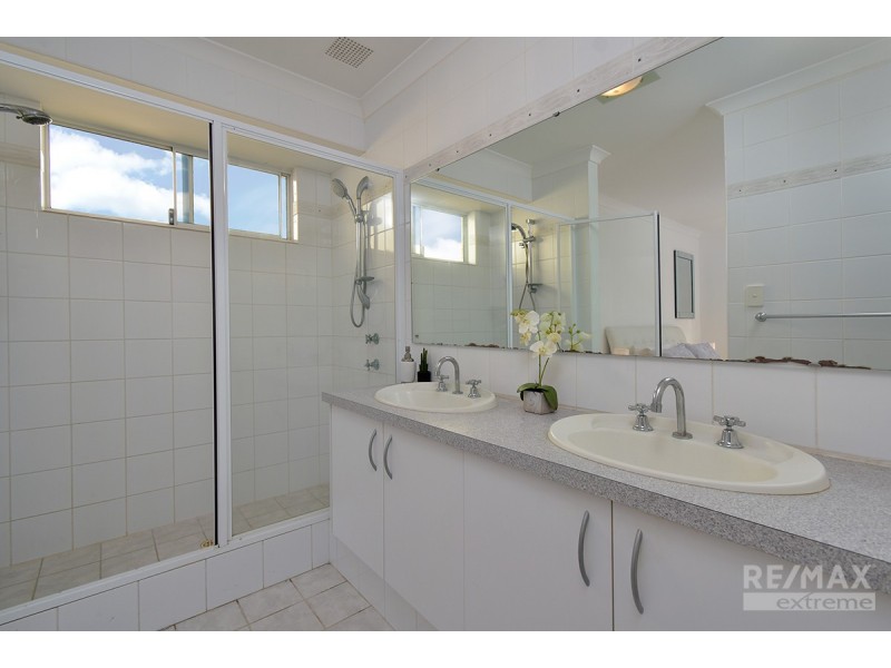 28 Crosthwait Circle, Tapping WA 6065