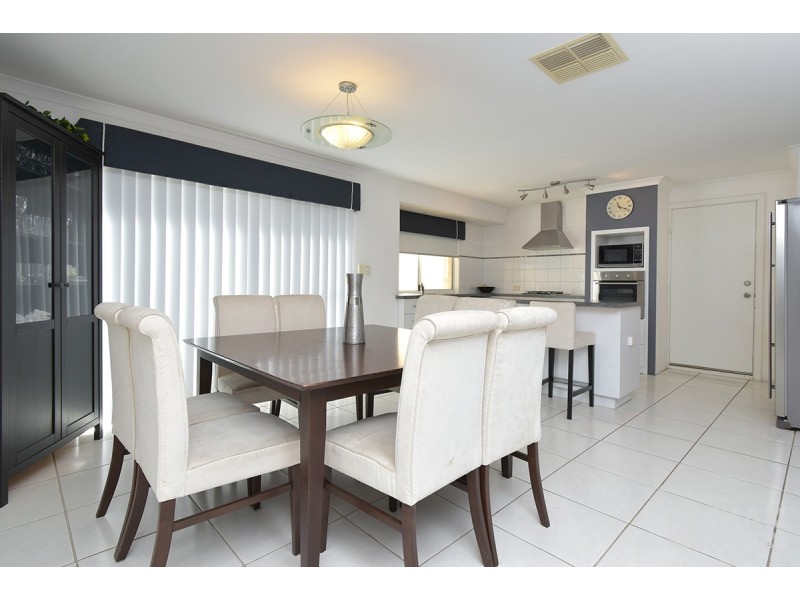 28 Crosthwait Circle, Tapping WA 6065