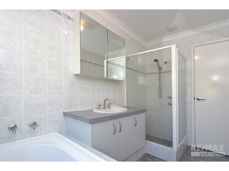 28 Crosthwait Circle, Tapping WA 6065