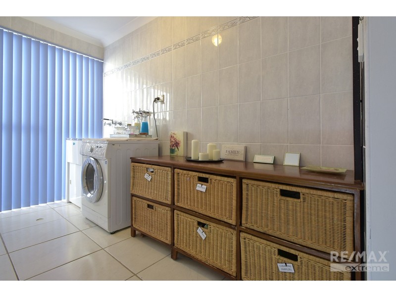 28 Crosthwait Circle, Tapping WA 6065