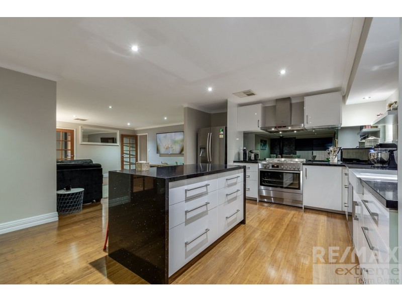 19 Bingarra Crescent, Tapping WA 6065