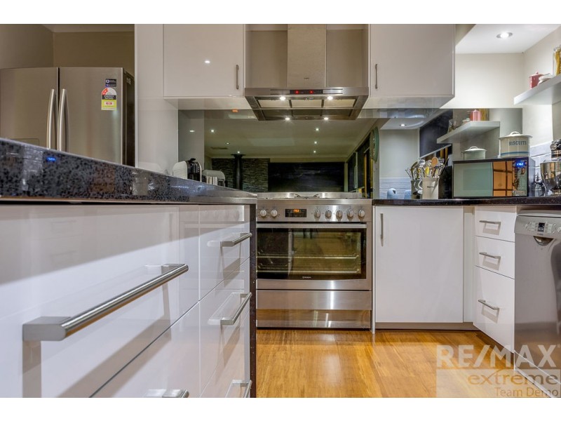 19 Bingarra Crescent, Tapping WA 6065