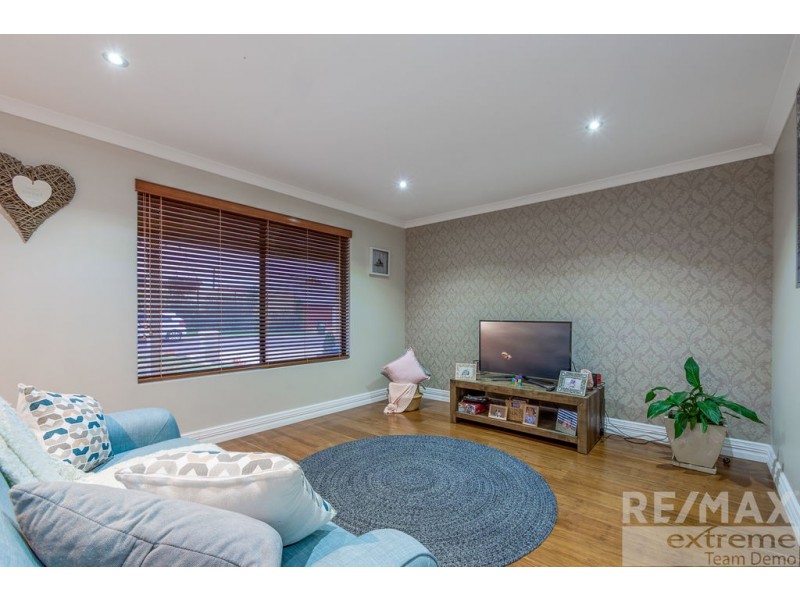 19 Bingarra Crescent, Tapping WA 6065