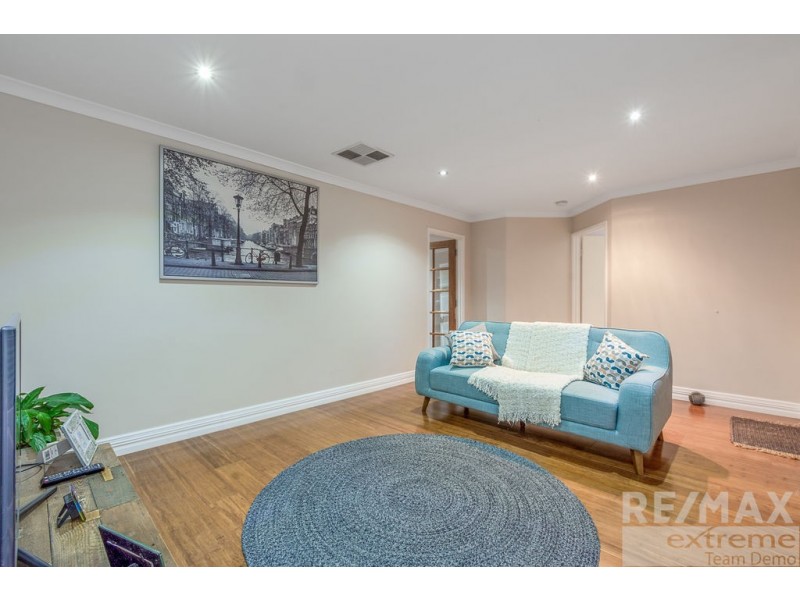 19 Bingarra Crescent, Tapping WA 6065