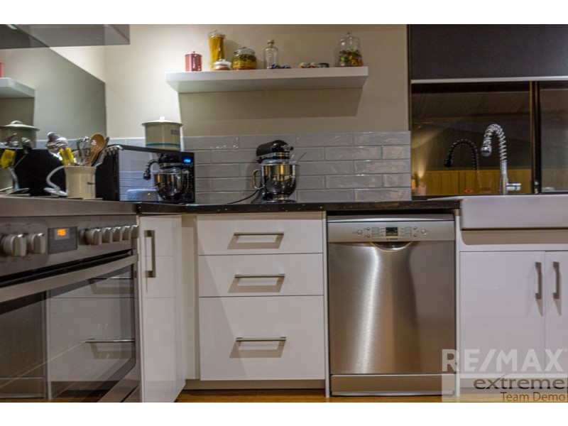 19 Bingarra Crescent, Tapping WA 6065