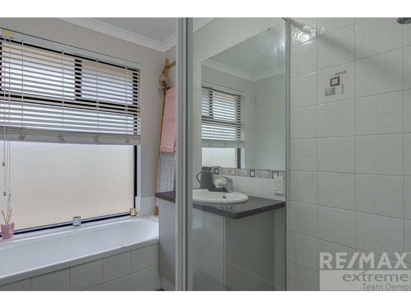 19 Bingarra Crescent, Tapping WA 6065