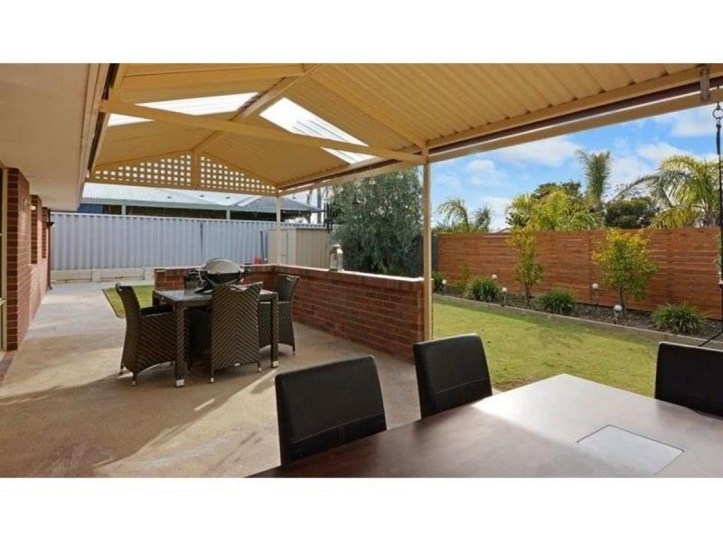 18 Twilight Circuit, Ridgewood WA 6030
