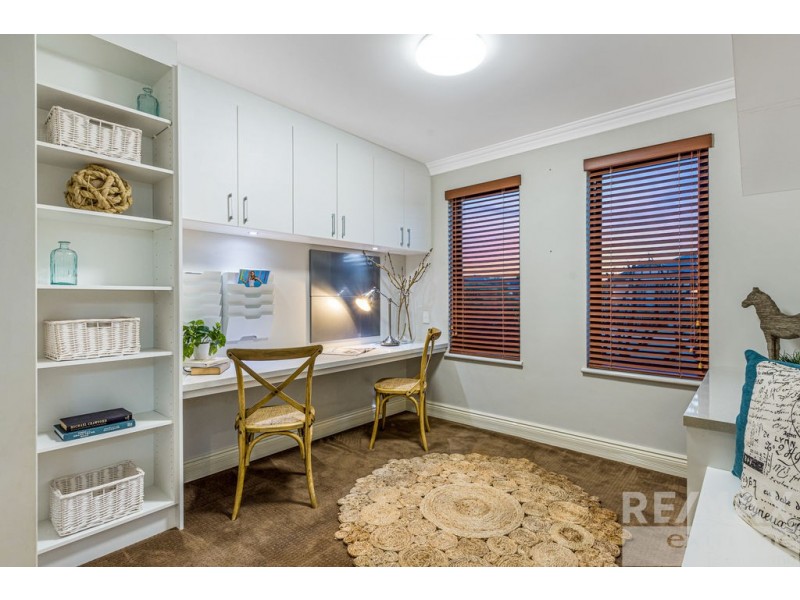 12 Cozens Road, Tapping WA 6065