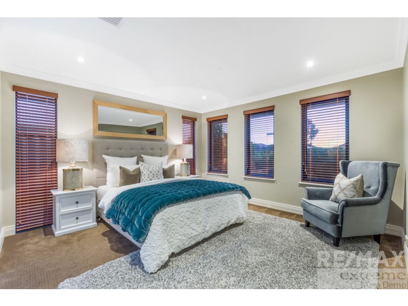 12 Cozens Road, Tapping WA 6065