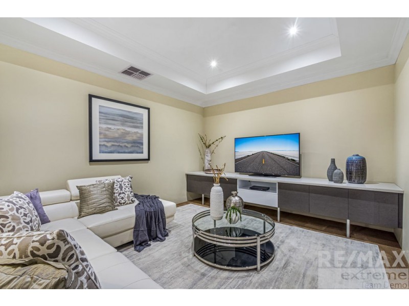 12 Cozens Road, Tapping WA 6065