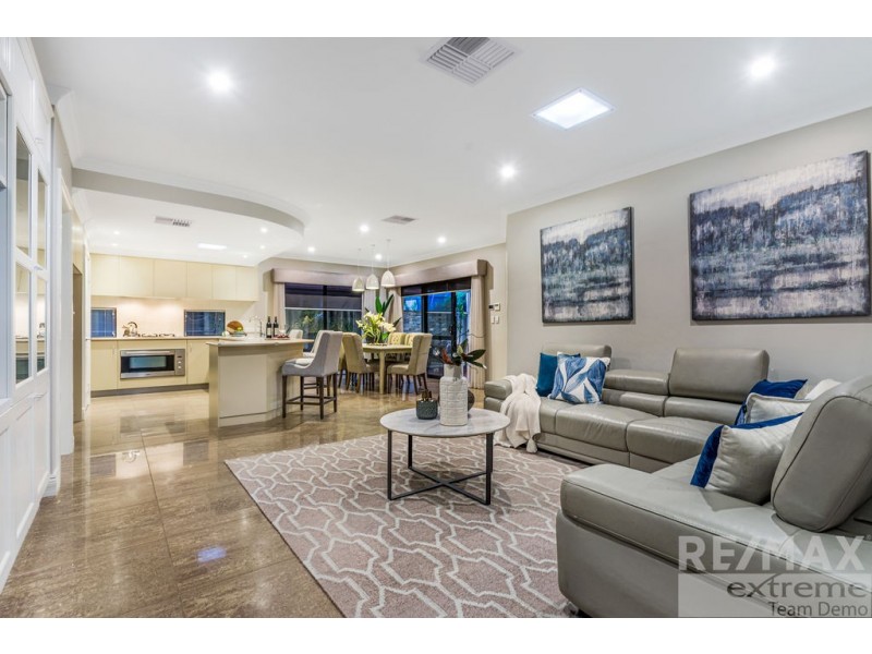 12 Cozens Road, Tapping WA 6065