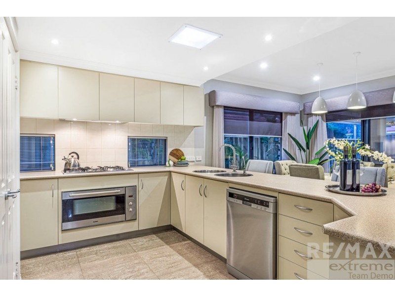 12 Cozens Road, Tapping WA 6065