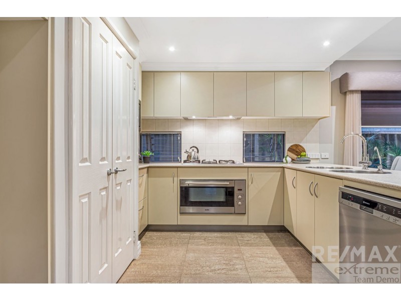 12 Cozens Road, Tapping WA 6065