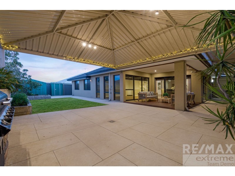 12 Cozens Road, Tapping WA 6065