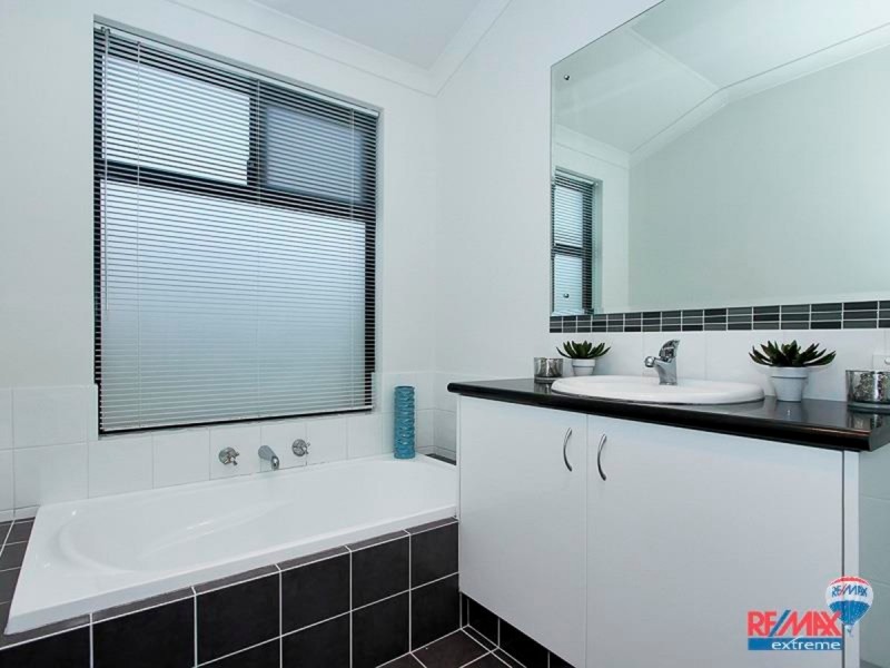 49 Abbey Green Road, Banksia Grove WA 6031