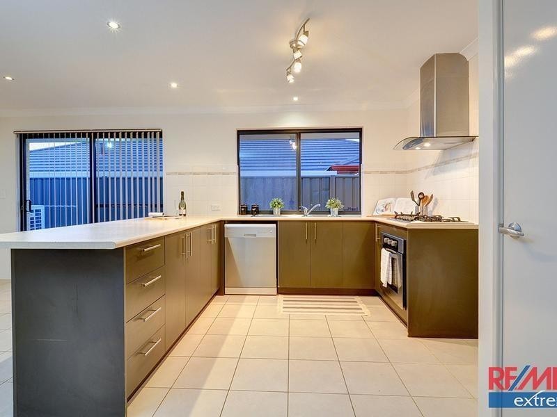 8 Boldwood Road, Banksia Grove WA 6031