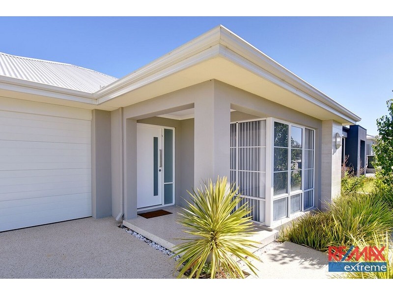 38 Perkins Drive, Clarkson WA 6030