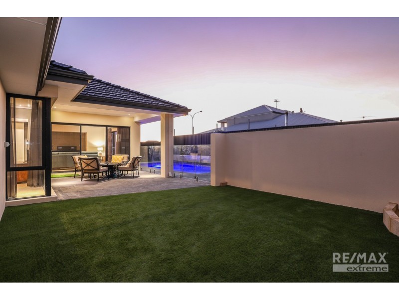 194 Lagoon Drive, Yanchep WA 6035