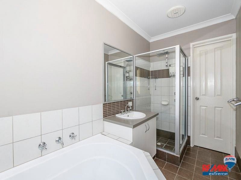 18 Featherstone Gardens, Butler WA 6036