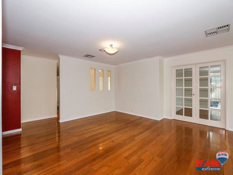 18 Featherstone Gardens, Butler WA 6036