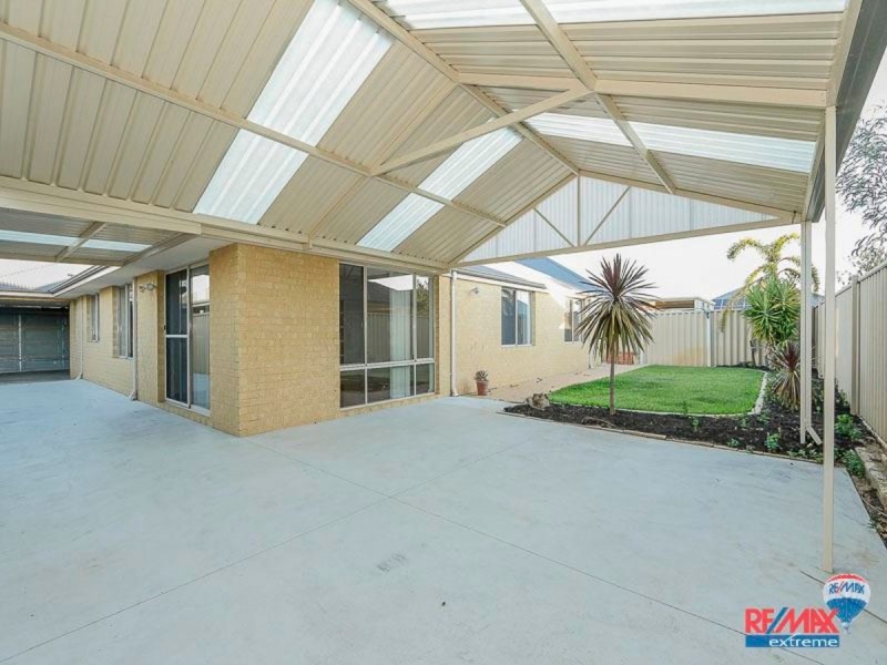 18 Featherstone Gardens, Butler WA 6036