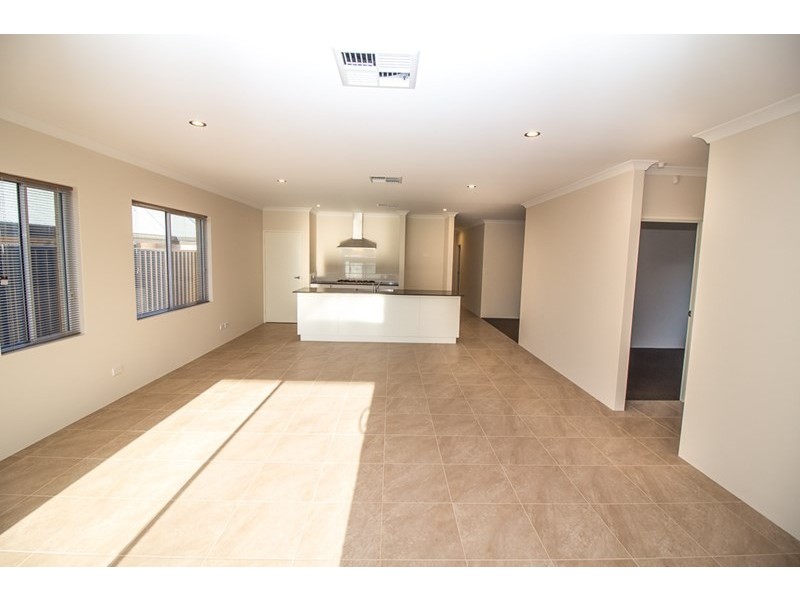 7 Lambent Road, Eglinton WA 6034