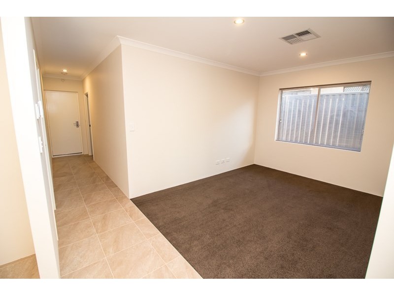 7 Lambent Road, Eglinton WA 6034