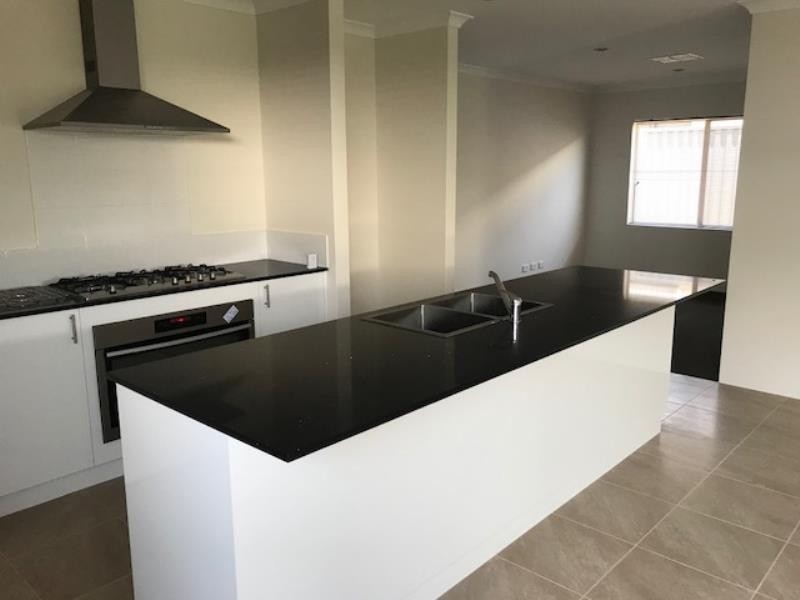 7 Lambent Road, Eglinton WA 6034