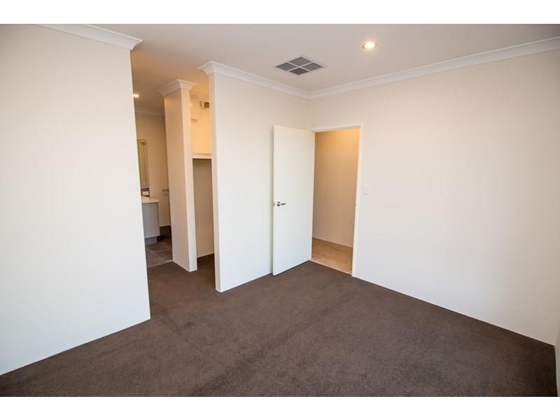 7 Lambent Road, Eglinton WA 6034