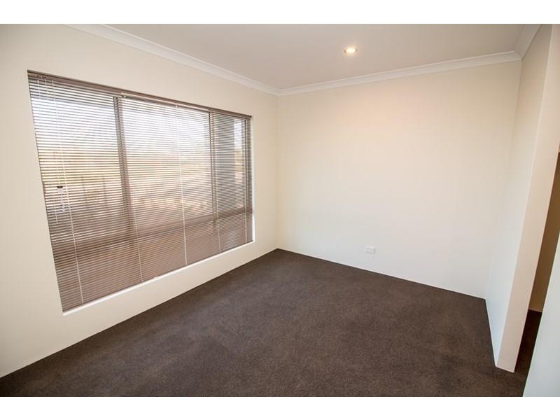 7 Lambent Road, Eglinton WA 6034