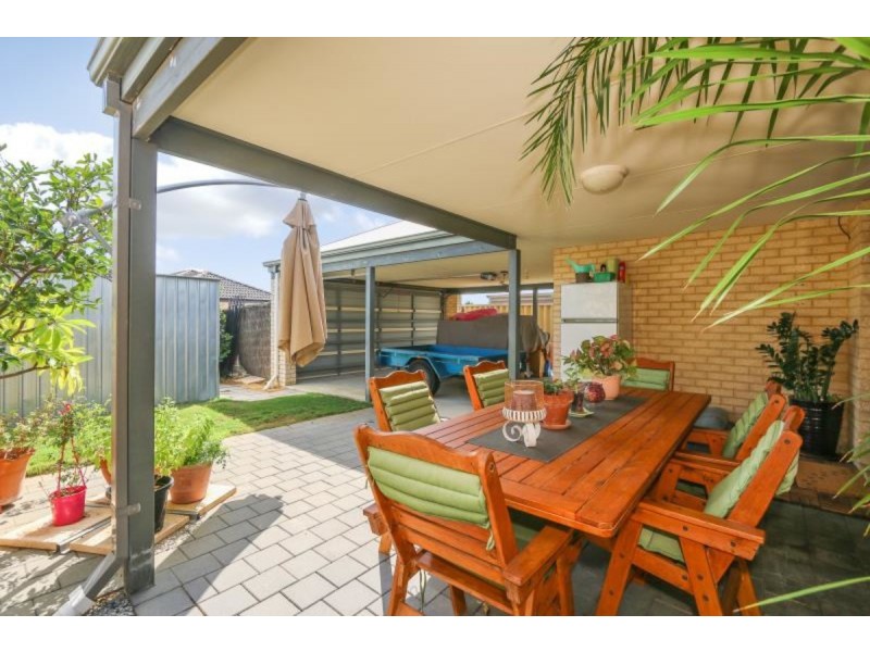 32 Finglas Meander, Butler WA 6036