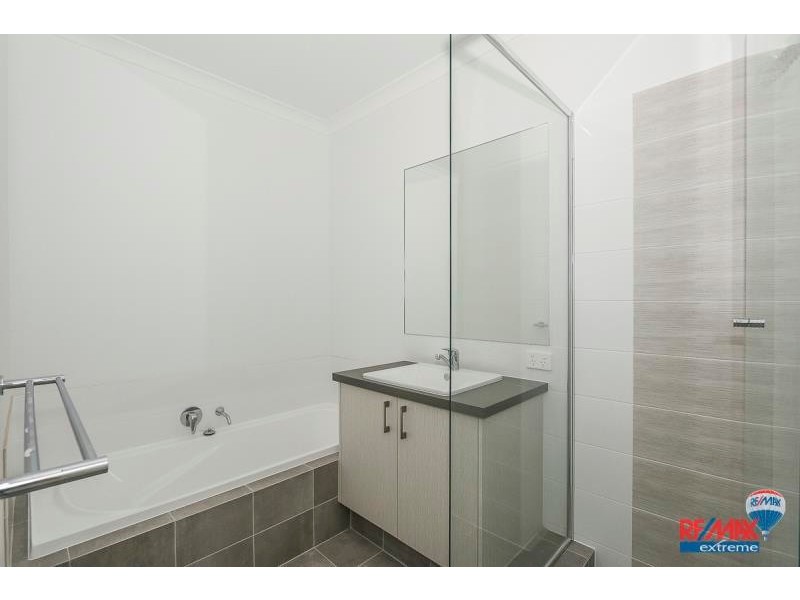 74 Reflection Boulevard, Jindalee WA 6036