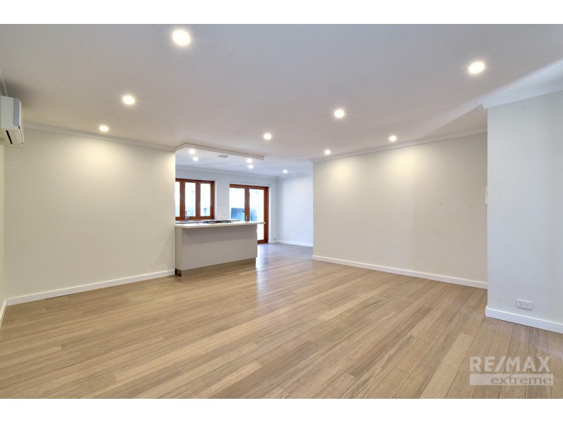 8 Steamer Court, Heathridge WA 6027