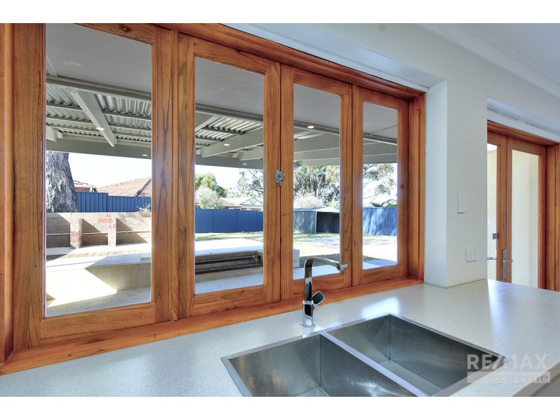 8 Steamer Court, Heathridge WA 6027