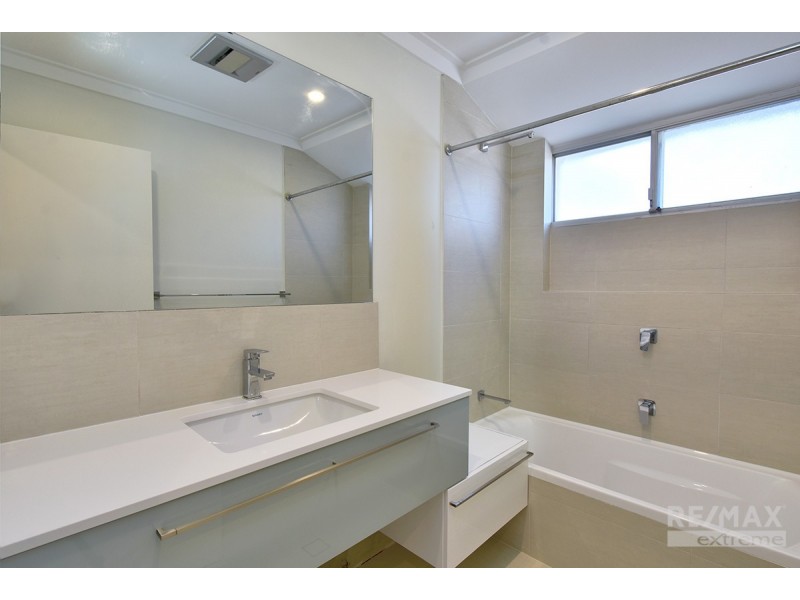 8 Steamer Court, Heathridge WA 6027