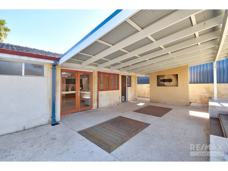 8 Steamer Court, Heathridge WA 6027