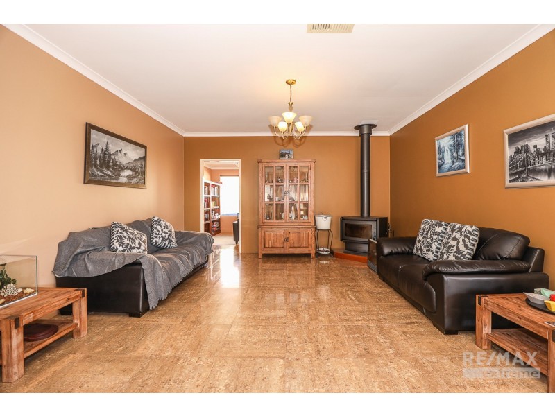 12 Frangista Road, Butler WA 6036