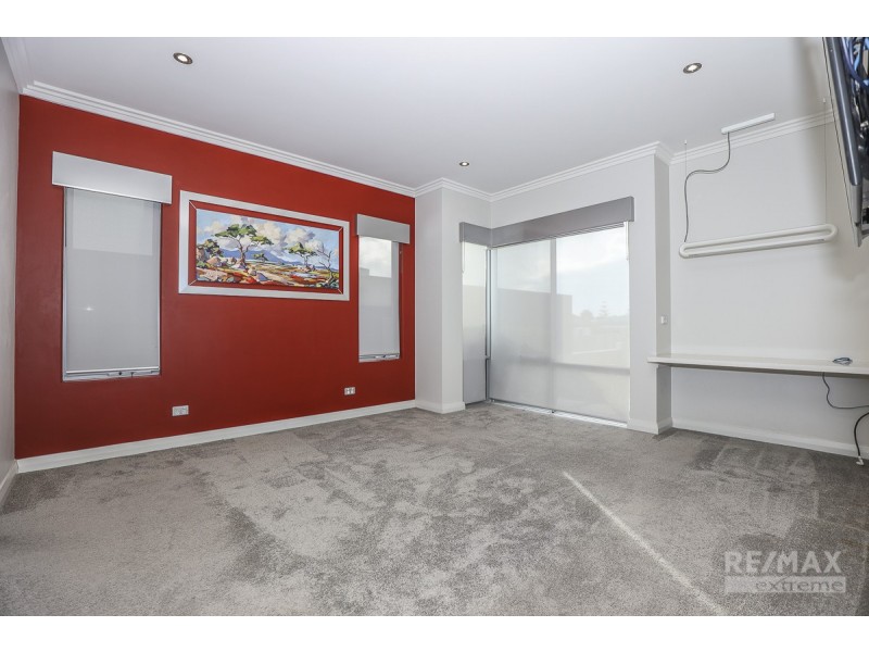 11 Blackpool Promenade, Iluka WA 6028