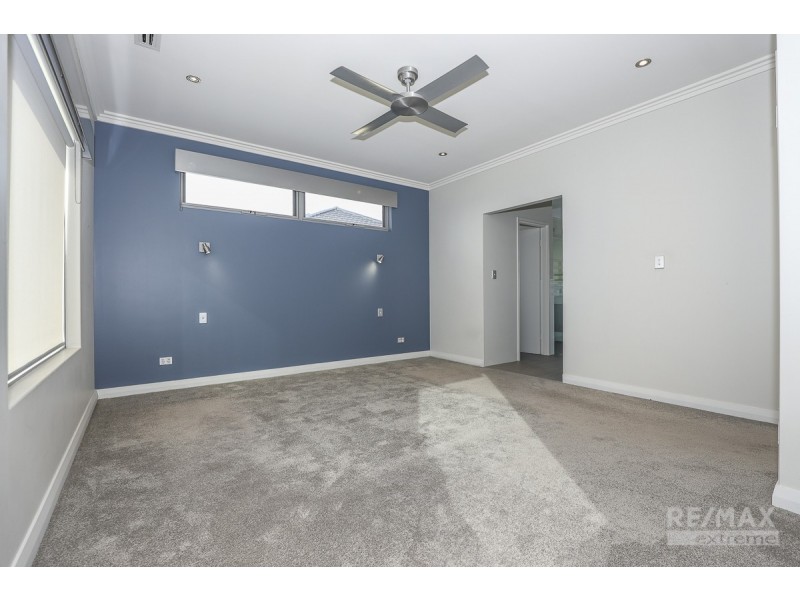 11 Blackpool Promenade, Iluka WA 6028