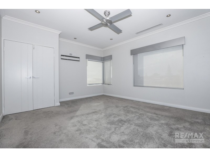 11 Blackpool Promenade, Iluka WA 6028