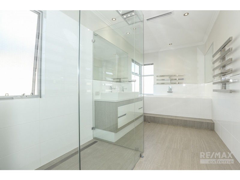 11 Blackpool Promenade, Iluka WA 6028